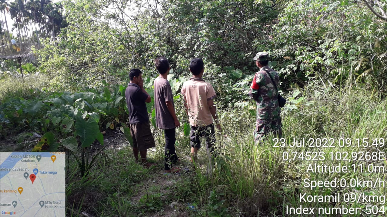 Babinsa Koramil 09/Kemuning Cegah Karhutla di Wilayah Parit 3 Desa Kota Baru
