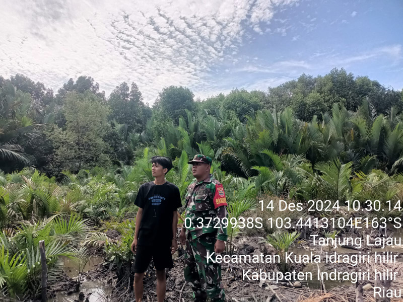 Patroli dan Sosialiasi Babinsa Koramil 04/Kdr, Pastikan Keamanan Desa Tanjung Lajau