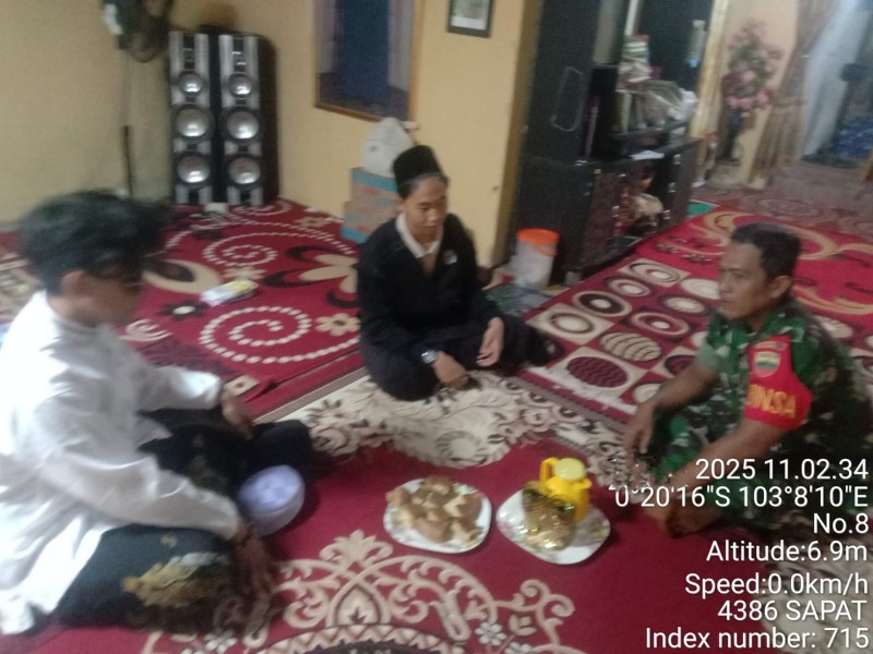 Komsos di Kelurahan Sapat, Berikut Pesan-pesan Babinsa Koramil 04/Kuindra