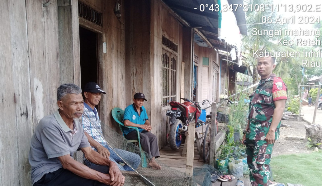 Babinsa Serda M. Tahir Jalin Silaturahmi dan Kedekatan Bersama Masyarakat Melalui Komsos