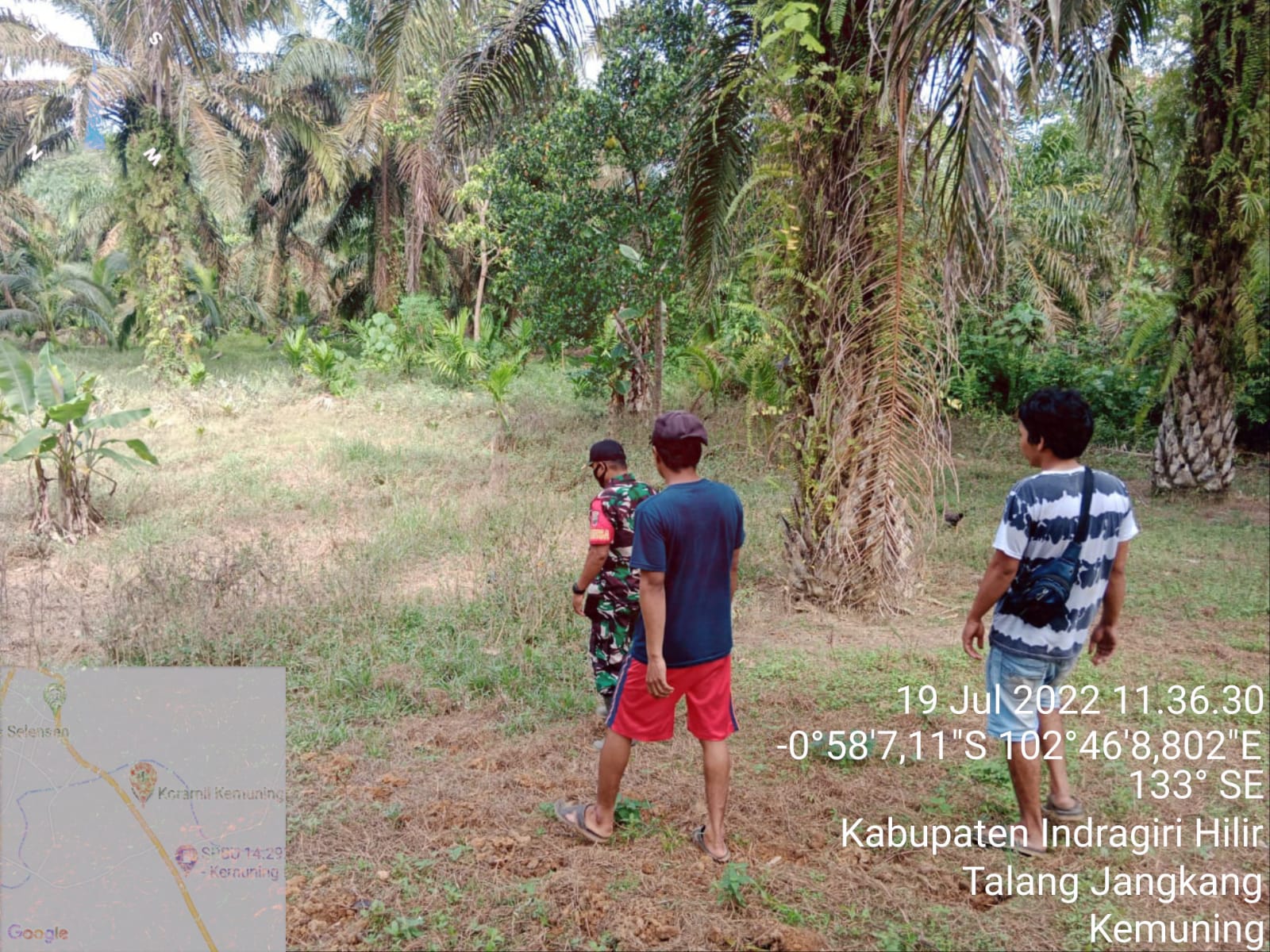 Babinsa Koramil 09/Kemuning Mensosialisasikan Pencegahan Karhutla di Desa Talang Jangkang