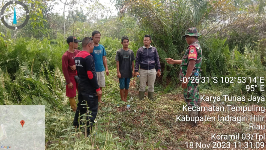 Cuaca Tak Menentu, Babinsa 03/Tpl Tetap Laksanakan Patroli Karlahut Di Wilayah Binaan