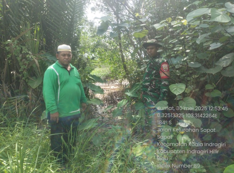 Babinsa Praka Adzan Niko Laksanakan Patroli dan Sosialisasi untuk Mencegah Karhutla