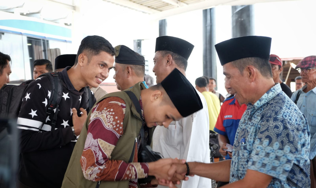 Plt Bupati Asmar Sambut Kepulangan Kafilah MTQ Kepulauan Meranti