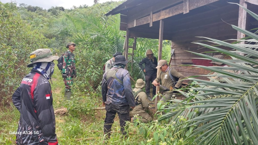 Koramil 09/Kemuning Lakukan Patroli Pengamanan Kawasan Hutan Terpadu di Wilayah TNBT