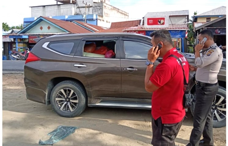 Kaca Mobil Didepan Bank BRI Sungai Gantang Dipecah, Uang Rp200 Juta Diangkut Perampok