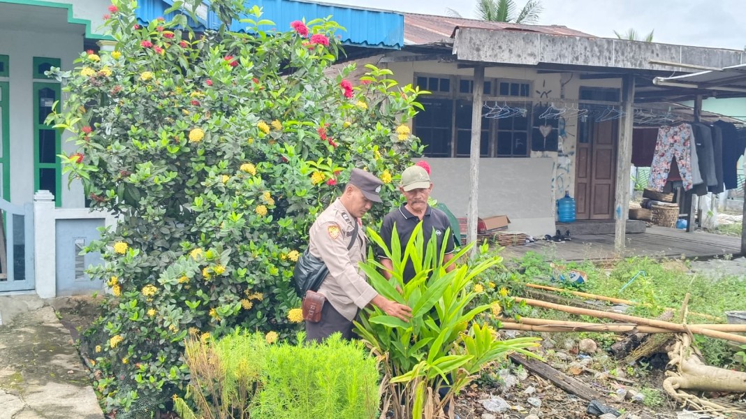 Polsek Enok Dan Warga Bersatu Kelola Pekarangan: Ketahanan Pangan Nasional Dimulai Dari Rumah-Rumah Di Enok
