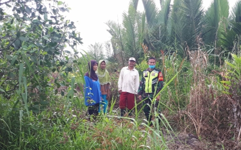 Dalam Mencegah Kebakaran, Babinsa Koramil 04/Kuindra Terus Lakukan Patroli Karhutla