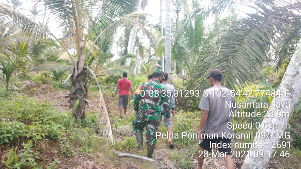 Patroli Karhutla di Nusantara Jaya, Babinsa Koramil 09/Kemuning Sampaikan Hal Ini...