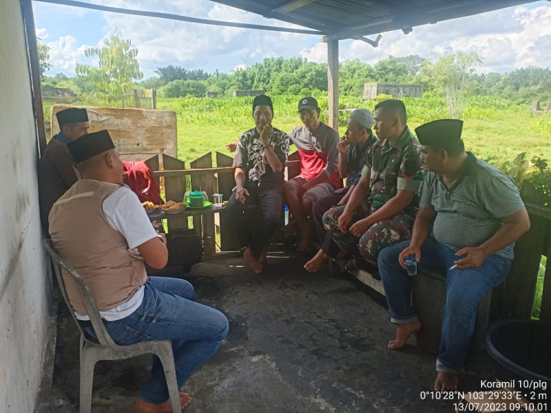 Dengan Adanya Babinsa Koramil 10/Pelangiran Dapat Membantu Masyarakat di Wilayah Binaan