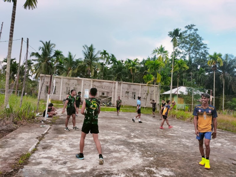 TMMD 123: Koramil 09 Kemuning Gelar Kegiatan Olahraga Bersama Masyarakat