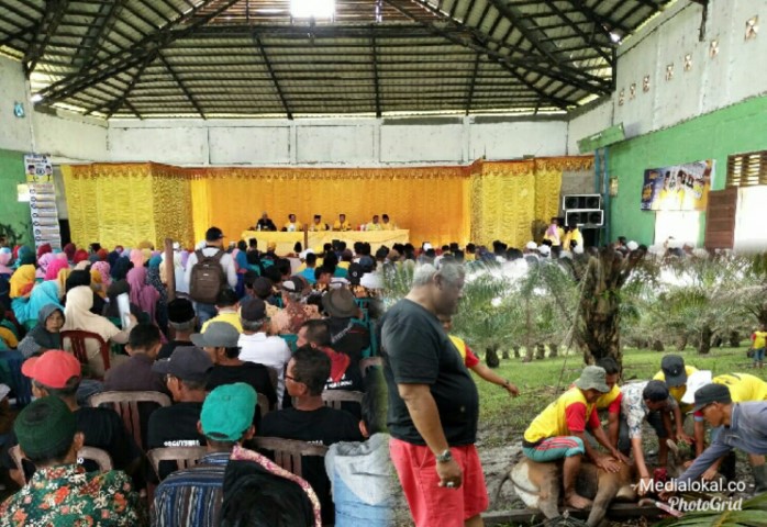 Sambut Kedatangan 4YO WardanSU di Enok, AMPG Inhil Bersama Warga Sembelih 1 Ekor Lembu 