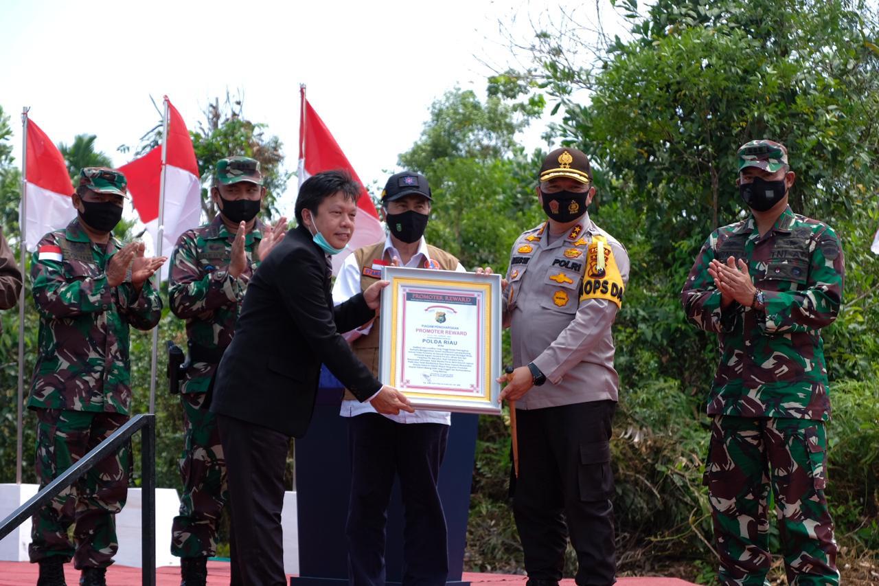 Polda Riau Terima Promoter Reward
