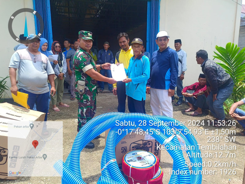 Babinsa Koramil 03/Tpl Dampingi Kelompok Tani Penerima Bantuan Mesin Pompa Air