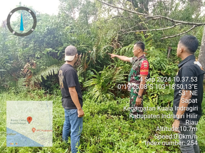 Babinsa Koramil 04/Kuindra Turun Ke Lapangan Untuk Patroli Karlahut di Binaan
