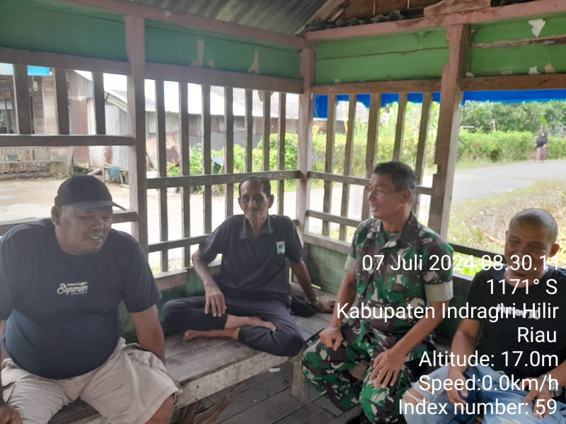 Jalin Hubungan Yang Harmonis Melalui Komsos Bersama Koramil 07/Reteh