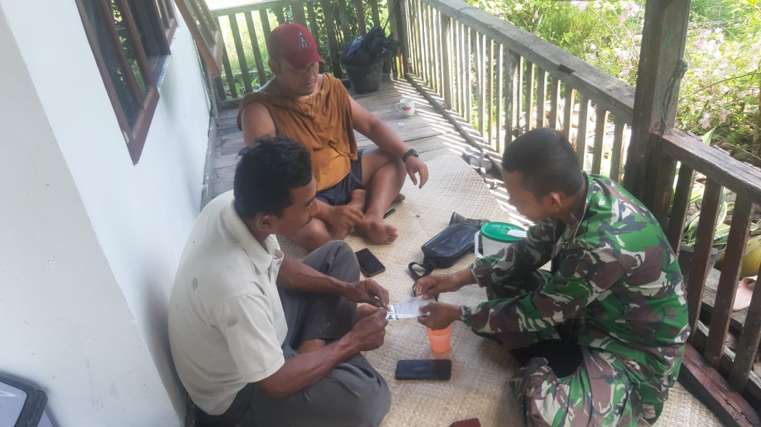 Babinsa Serda Ramli Terus Tingkatkan Tali Silaturahmi Dengan Masyarakat Setempat di Binaan