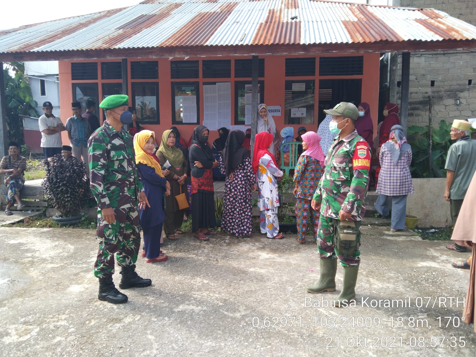 Koramil 07/Reteh Pantau dan Amankan Pelaksanaan Pilkades di Reteh dan Sungai Batang