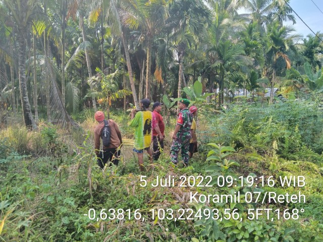 Terkait Karhutla, Babinsa Koramil 07/Reteh Lakukan Patroli dan Sosialisasi di Wilayah Kelurahan