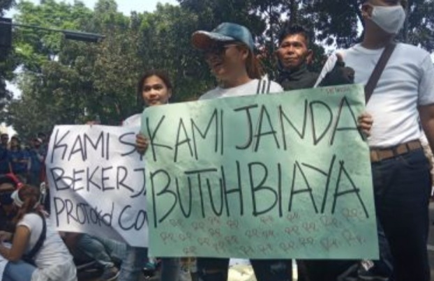 Minta Tempat Kerja Dibuka, Masa Aksi Teriak ke Jokowi: Kami Janda, Nggak Ada Biaya Sekolah Anak