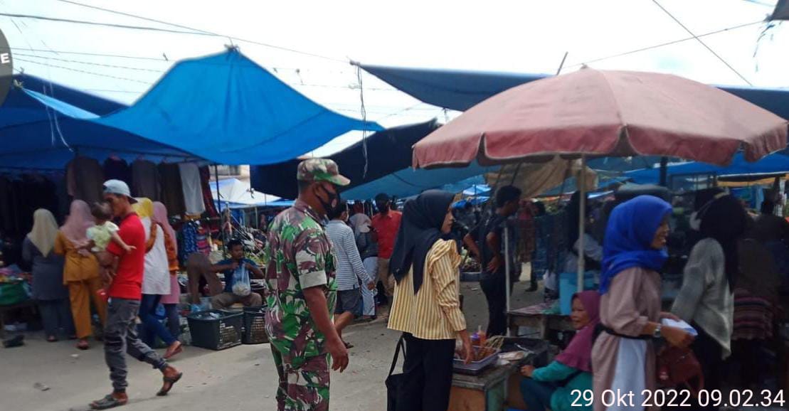 Edukasi dan Penerapan Prokes Oleh Personel Koramil 09/Kemuning
