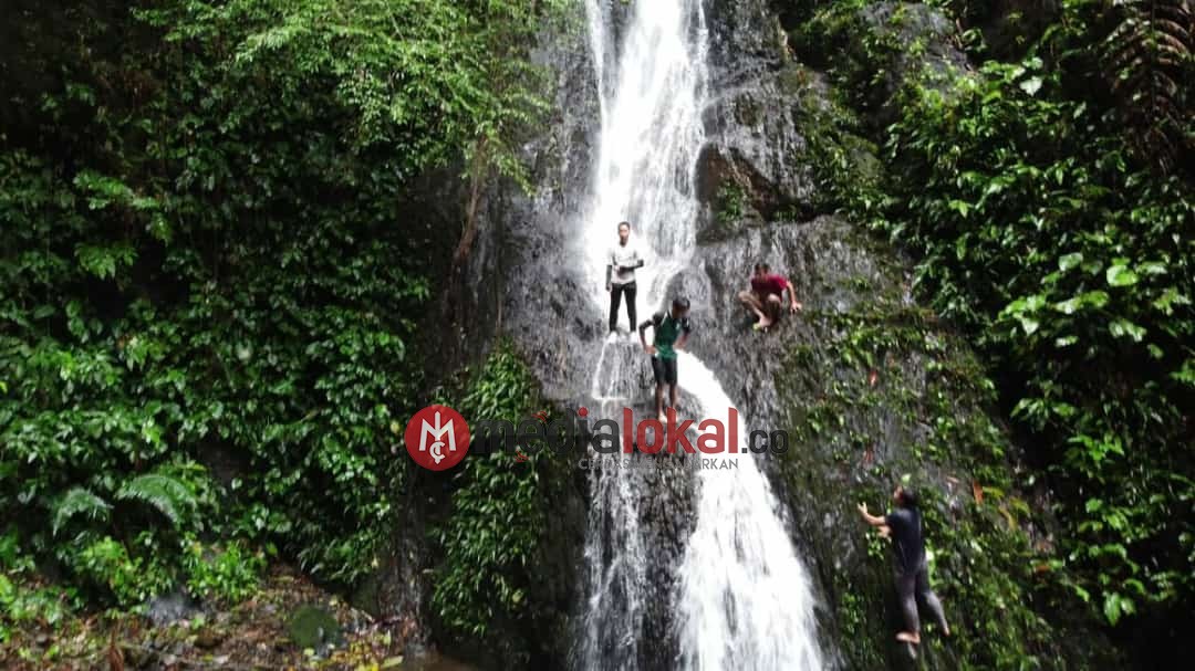Air Terjun Tembulun Menderas di Inhil, Pesona Destinasi Wisata yang Sungguh Memikat 