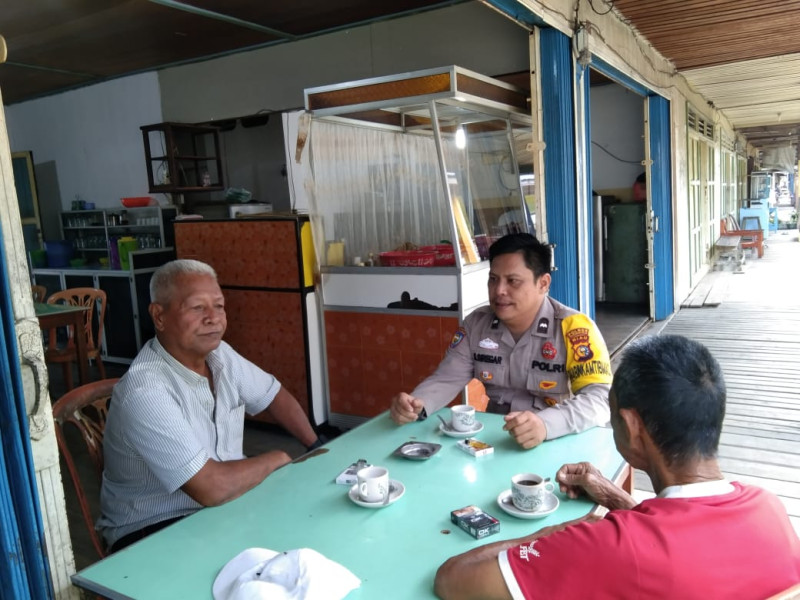 Bhabinkamtibmas Desa Simpang Gaung Aipda Safrizal Zufri Ajak Warga Wujudkan Kamtibmas Kondusif