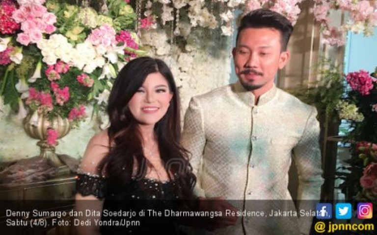 Denny Sumargo dan Dita Soedarjo Batal Menikah?