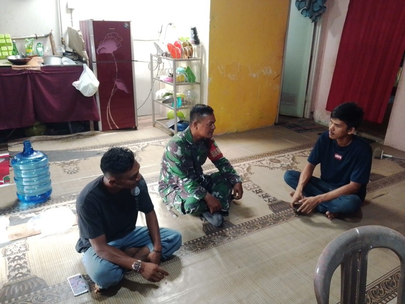 Ciptakan Ibadah Ramadan Nyaman, Babinsa Sertu Pardamaean Sarankan Ronda Malam