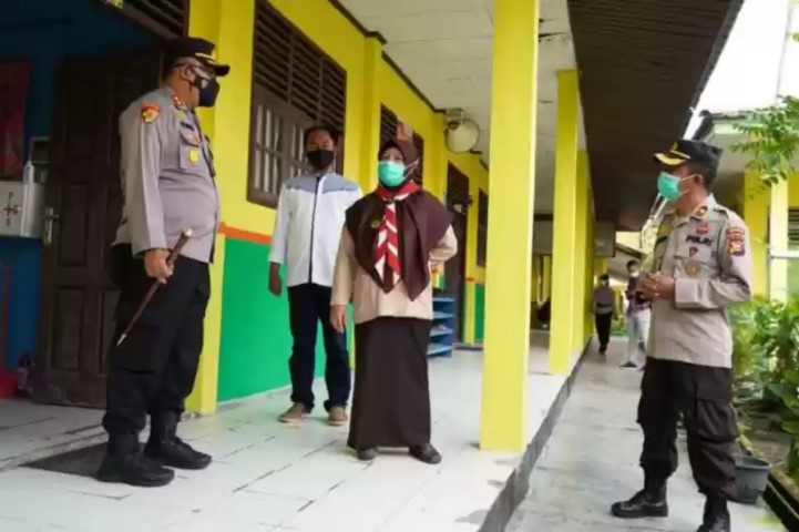 Pastikan Penerapan Prokes, Kapolres Siak Kunjungi Beberapa Sekolah di Kecamatan Siak