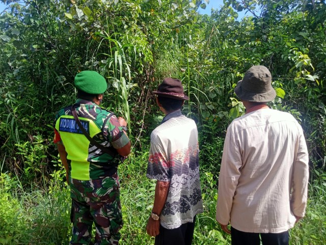 Untuk Mencegah Kebakaran, Babinsa Koramil 04/Kuindra Serda Thenu Laksanakan Patroli