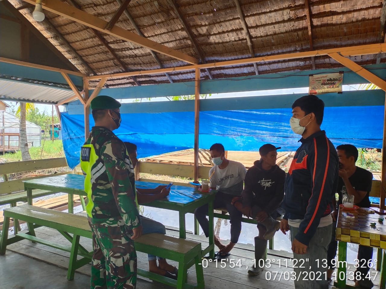 Babinsa Serda P Sitompul Gencar Sosialisasi Prokes di Wilayah Batang Tuaka