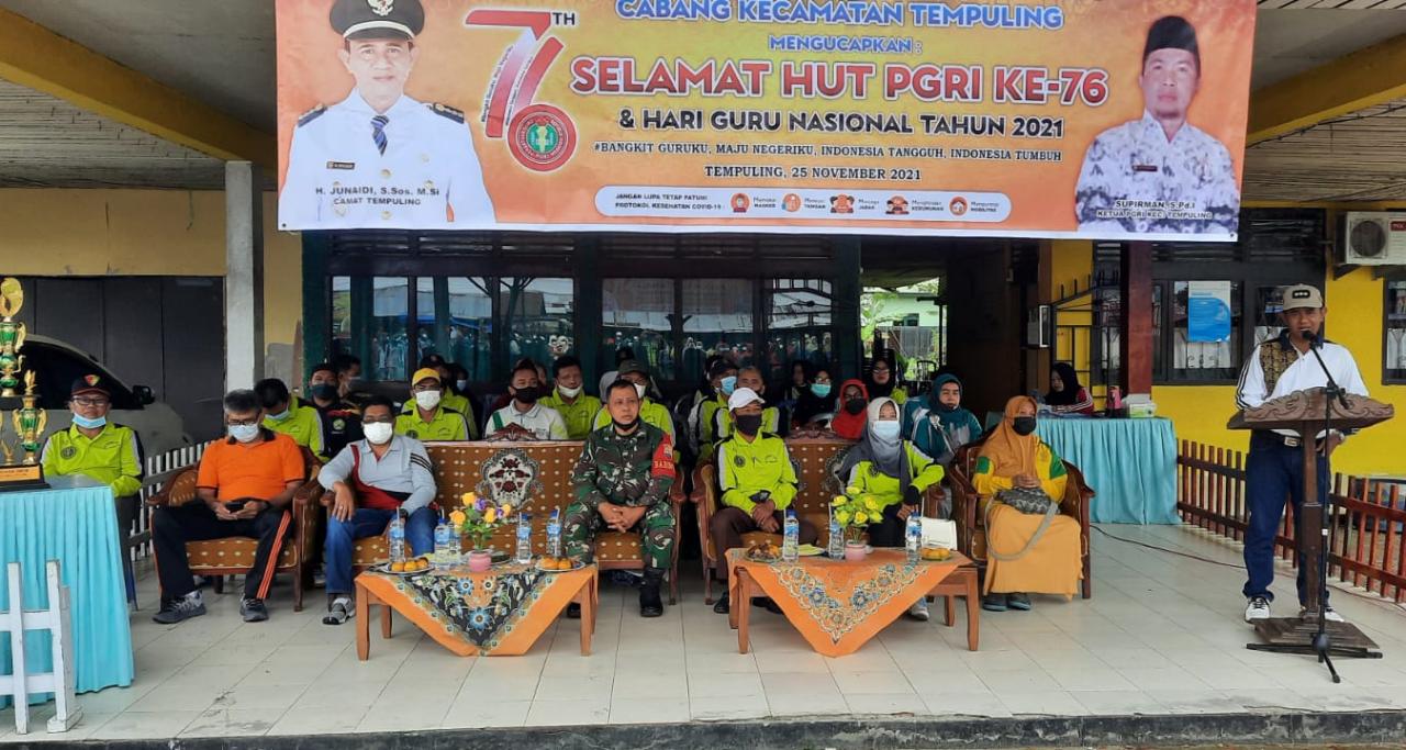 Babinsa Koramil 03/Tempuling Menghadiri Upacara Peringatan Hari Guru Nasional dan HUT PGRI Ke-76