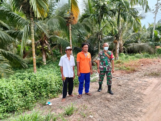 Agar Tidak Terjadi Karhutla, Babinsa Koramil 04/Kuindra Kembali Lakukan Patroli dan Sosialisasi