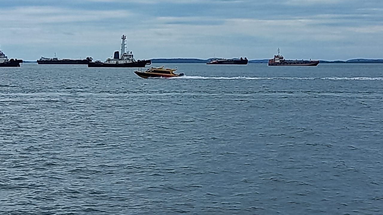 Kapal-kapal Tenker Pertamina Tanjung Uban Bergeser Sesuai KM 66 Tahun 2021 