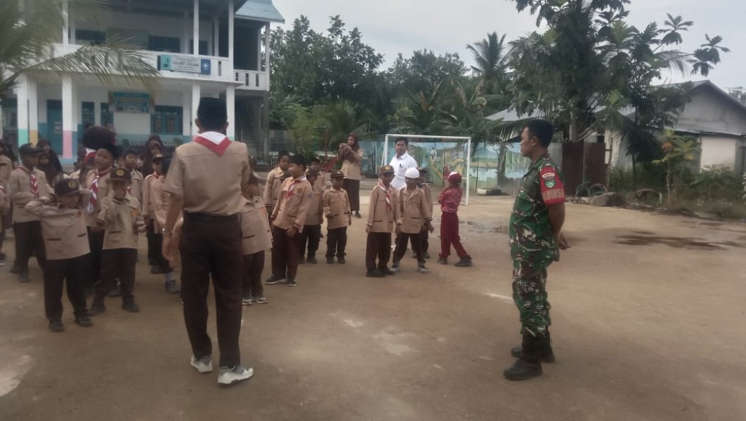Meningkatkan Kesadaran Masyarakat Melalui Komsos Dengan Babinsa Koramil 04/Kdr