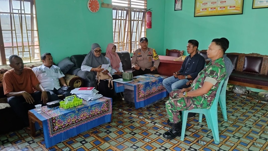 Babinsa Serda Denny S Berikan Semangat dan Motivasi kepada Masyarakat dalam Mewujudkan Ketahanan Pangan di Tanjung Pidada