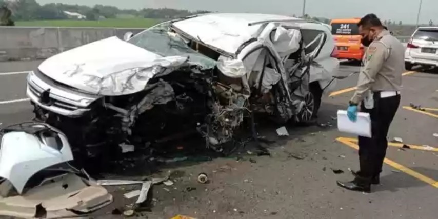 Usut Kecelakaan Mobil, Polisi Kirim 'Black Boks' Pajero Sport Vanessa Angel ke Jepang