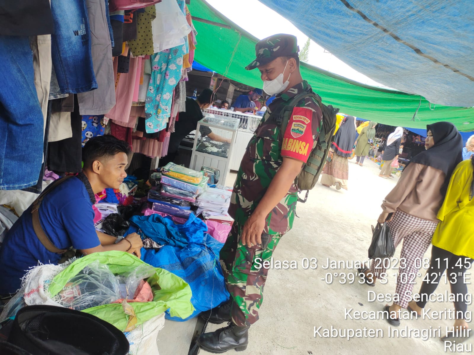 Disiplinkan Warga Terkait Prokes Bersama Personel Koramil 09/Kemuning