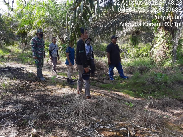 Babinsa 03/Tempuling Serma Damrianto Terus Ajak Warga Lakukan Patroli Dan Cegah Karhutla