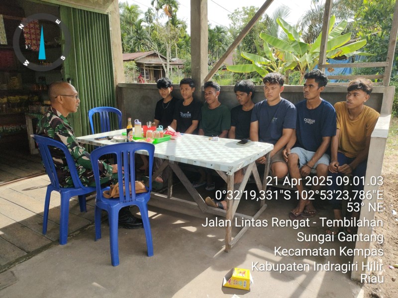 Babinsa Sertu Ichlas Manalu Koramil 03/Tempuling Berikan Himbauan kepada Pemuda, Wujudkan Generasi Muda yang Sehat dan Produktif