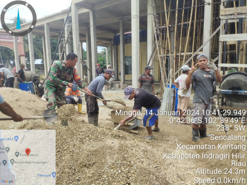 Giat Goro Untuk Pengecoran Mesjid Al-Amin Bersama Babinsa Koramil 09/Kemuning dan Warga Binaan
