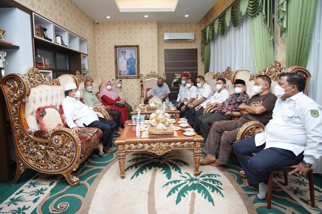 Bupati Inhil HM WARDAN Terima Kunjungan Pengurus IKKS Inhil