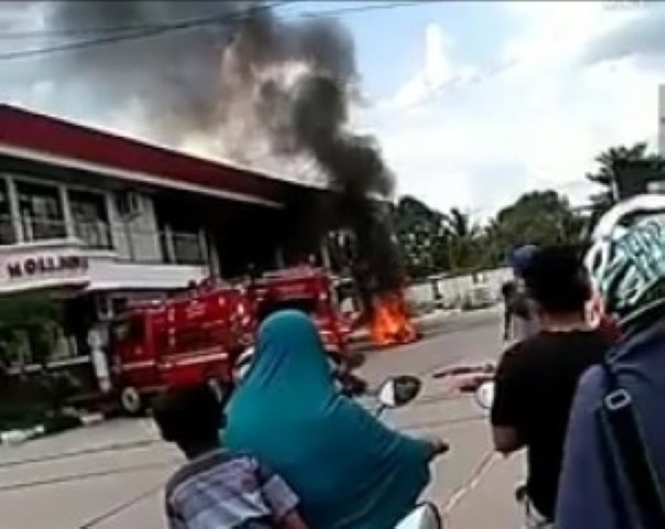 Ngeri, Sepeda Motor Terbakar di SPBU Rumbai Karena HP Meledak Dari Dalam Jok