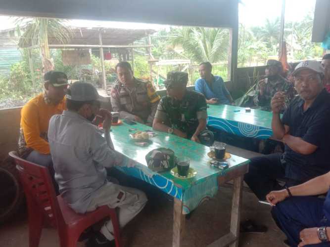 Bersama Babinsa Dan Bhabinkamtibmas, Danramil 03/Tpl Sambangi Warga Binaan