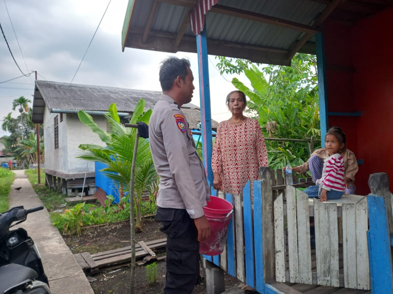 Giat Rutin, Bhabinkamtibmas Desa Pungkat Aipda Denny Hidayat Laksanaan Sambang Kepada Masyarakat