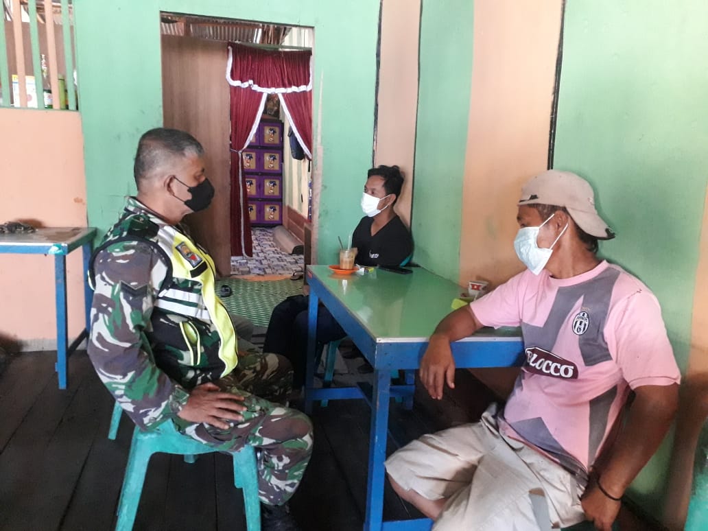 Sertu Eri Hamdani Rutin Lakukan Komsos Kepada Warga Agar Terapkan Protkes