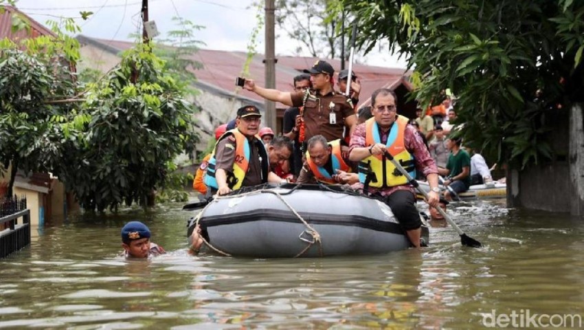 Banjir Besar Sulsel, Seribuan Orang Datangi Posko Kesehatan