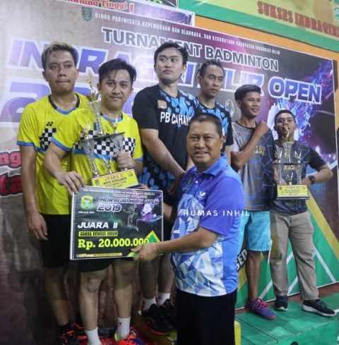 Wakil Bupati H.Syamsuddin Uti Menutup Turnamen Badminton 2019 yang ditaja PBSI Inhil