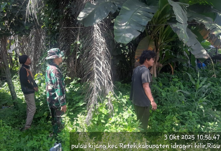 Babinsa Koramil 07/Reteh Laksanakan Patroli Tapal Batas Guna Mengantisipasi Kebakaran Hutan